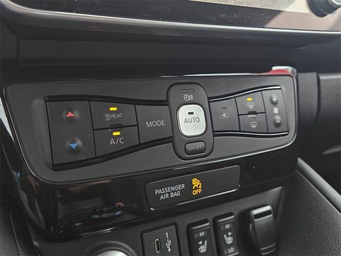 Certified 2024 Nissan Leaf SV Plus image 23