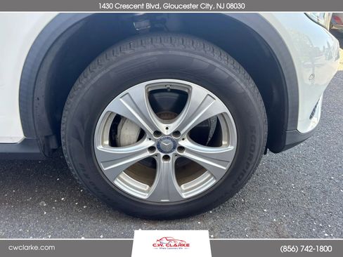 Used 2017 Mercedes-Benz GLC 300 4MATIC image 26