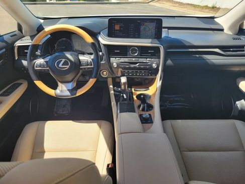 Used 2021 Lexus RX 350L Premium w/ Premium Package AWD/4WD image 16