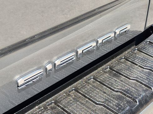 Used 2024 GMC Sierra 2500 Denali Ultimate AWD/4WD image 30