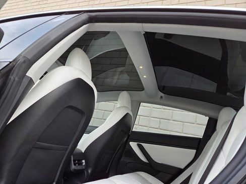 Used 2018 Tesla Model 3 Long Range image 39