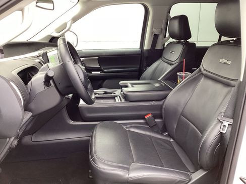 Used 2025 Ford Expedition Max Platinum image 5