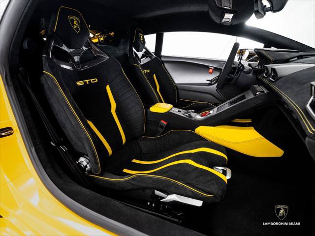 Used 2023 Lamborghini Huracan STO RWD image 45