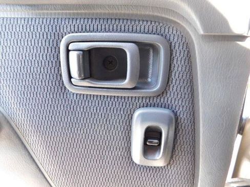 Used 2003 Nissan Frontier XE w/ XE Pwr Pkg image 14