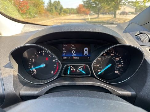 Used 2019 Ford Escape S image 16