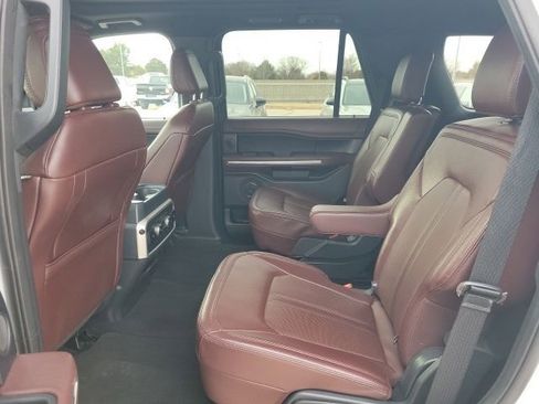 Used 2024 Ford Expedition Limited image 18