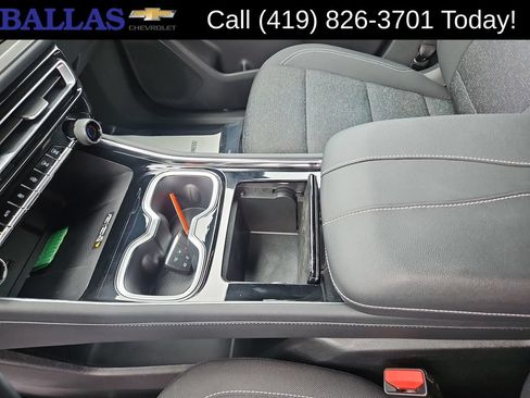 Used 2024 Chevrolet Traverse LT w/ Trailering Package AWD/4WD image 19