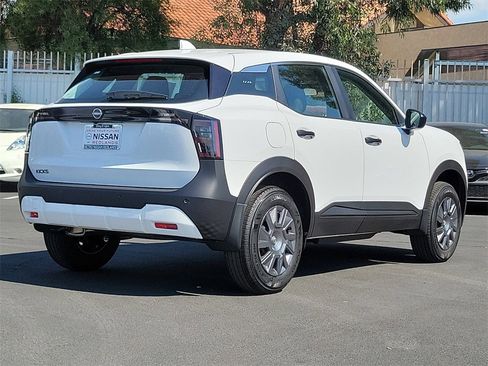 New 2025 Nissan Kicks S image 2