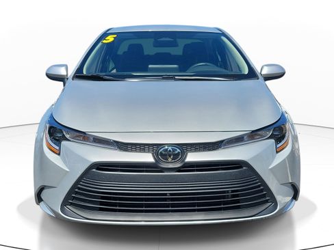 Certified 2025 Toyota Corolla LE FWD image 2