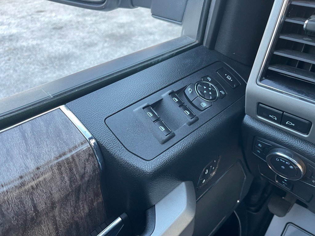 Used 2019 Ford F250 Lariat w/ Lariat Value Package AWD/4WD image 35