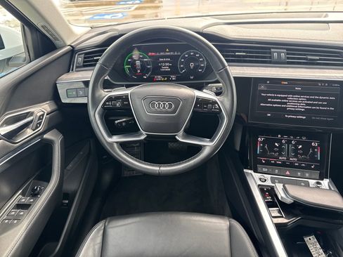 Used 2024 Audi Q8 e-tron Premium image 13