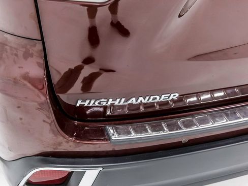 Used 2017 Toyota Highlander Limited FWD image 5