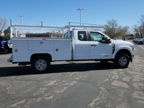 New 2025 Ford F350 XL w/ XL Chrome Package image 17