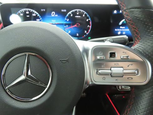 Certified 2022 Mercedes-Benz GLB 250 image 12
