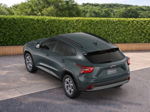 New 2026 Chevrolet Trax LT image 2