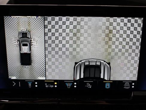 Used 2023 Chevrolet Silverado 1500 ZR2 image 18