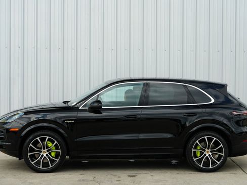 Used 2022 Porsche Cayenne E-Hybrid image 9