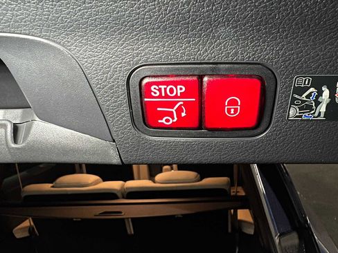 Certified 2025 Mercedes-Benz GLS 450 GLS 450 image 19