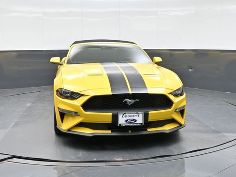 Used 2018 Ford Mustang Premium w/ Safe & Smart Package RWD image 16
