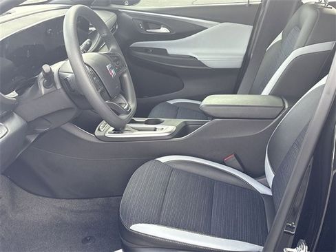 Certified 2025 Buick Envista Preferred image 18