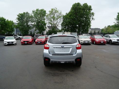 Used 2017 Subaru Crosstrek 2.0i Premium w/ Moonroof Package AWD/4WD image 4
