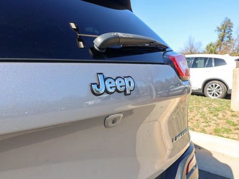 Used 2018 Jeep Cherokee Limited image 21