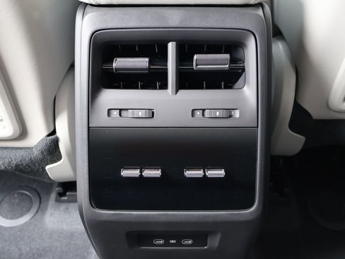 New 2026 Porsche Macan 4S Electric AWD/4WD image 22