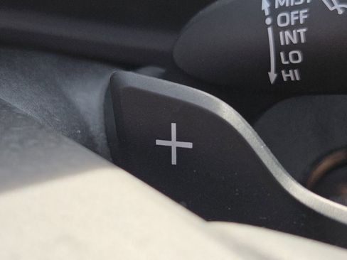 Used 2025 Toyota Camry SE image 10