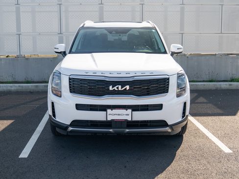 Used 2022 Kia Telluride EX w/ Towing Package image 6