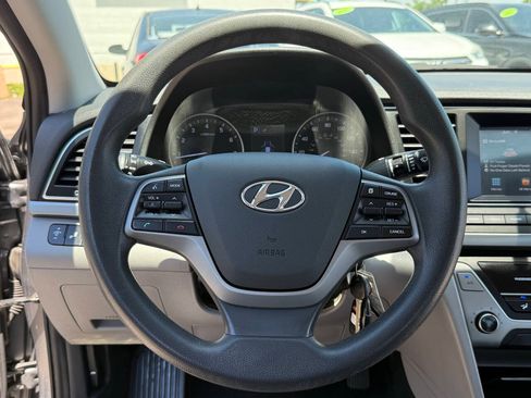 Used 2018 Hyundai Elantra SEL FWD image 8