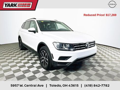 Used 2021 Volkswagen Tiguan SE w/ Panoramic Sunroof Package FWD image 1