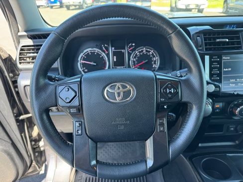 Used 2020 Toyota 4Runner TRD Off-Road AWD/4WD image 20