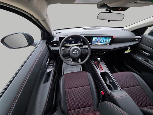 New 2026 Nissan Kicks SR w/ Cold Weather Package image 14