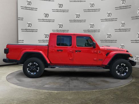 Used 2024 Jeep Gladiator Rubicon AWD/4WD image 6
