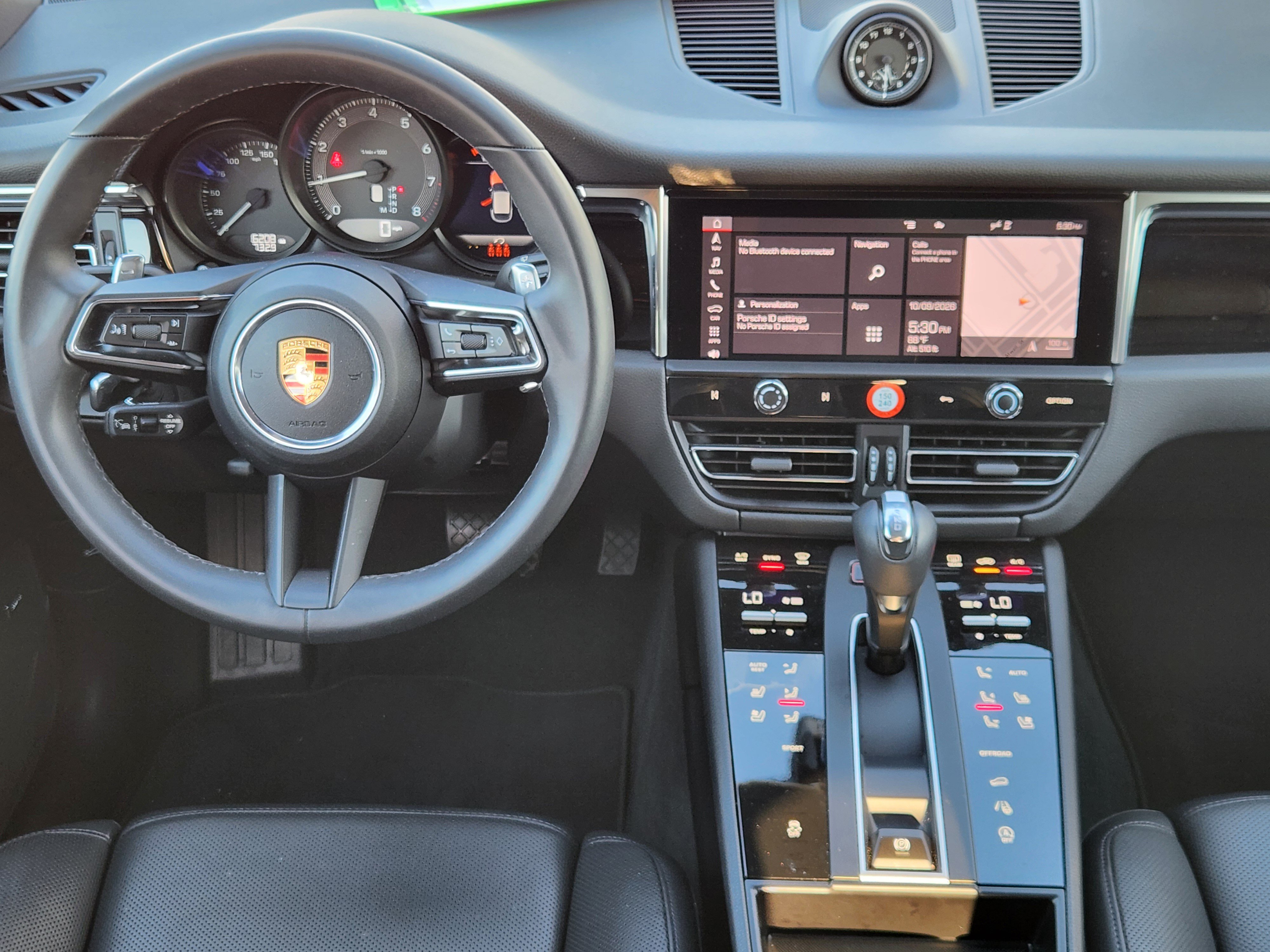 Certified 2026 Porsche Macan AWD/4WD image 30