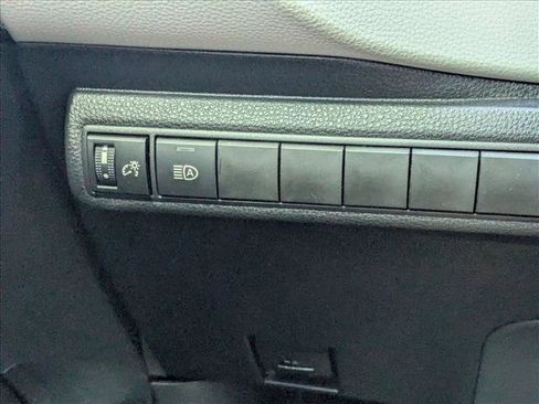 Used 2025 Toyota Corolla LE w/ Convenience Package image 11