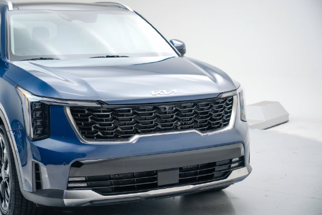 Used 2025 Kia Sorento SX FWD image 8