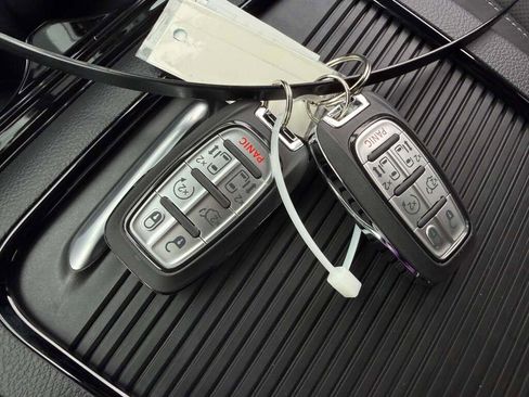 New 2026 Chrysler Pacifica Limited image 33