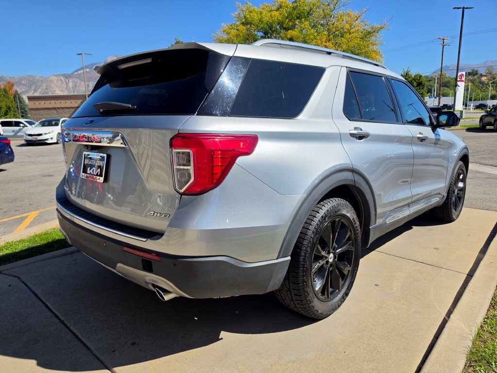 Used 2023 Ford Explorer Limited AWD/4WD image 5
