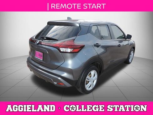 Used 2021 Nissan Kicks S FWD image 4