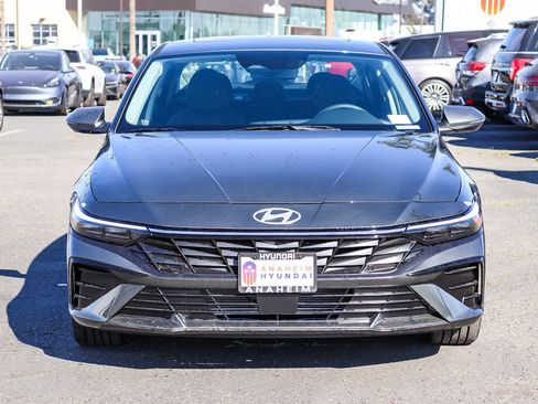 New 2025 Hyundai Elantra Limited w/ Cargo Package image 2