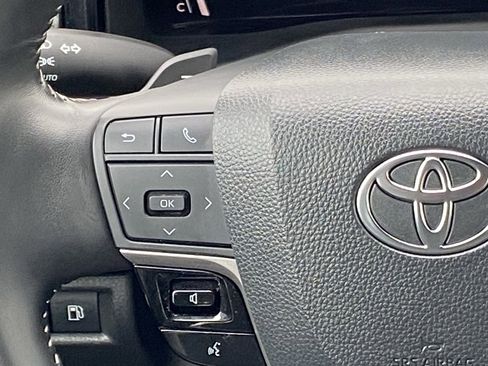 Certified 2025 Toyota Camry SE image 17