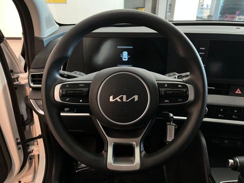 Used 2025 Kia Sportage LX FWD image 28