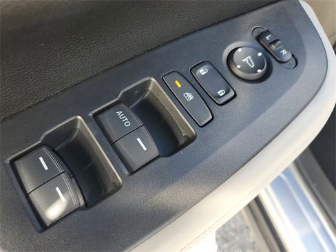 Certified 2023 Honda HR-V LX image 9