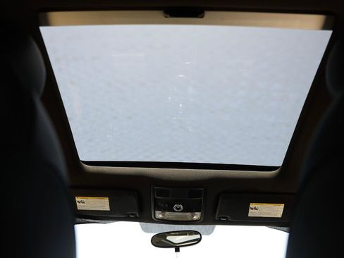 Used 2013 Volkswagen Beetle 2.0T FWD image 25