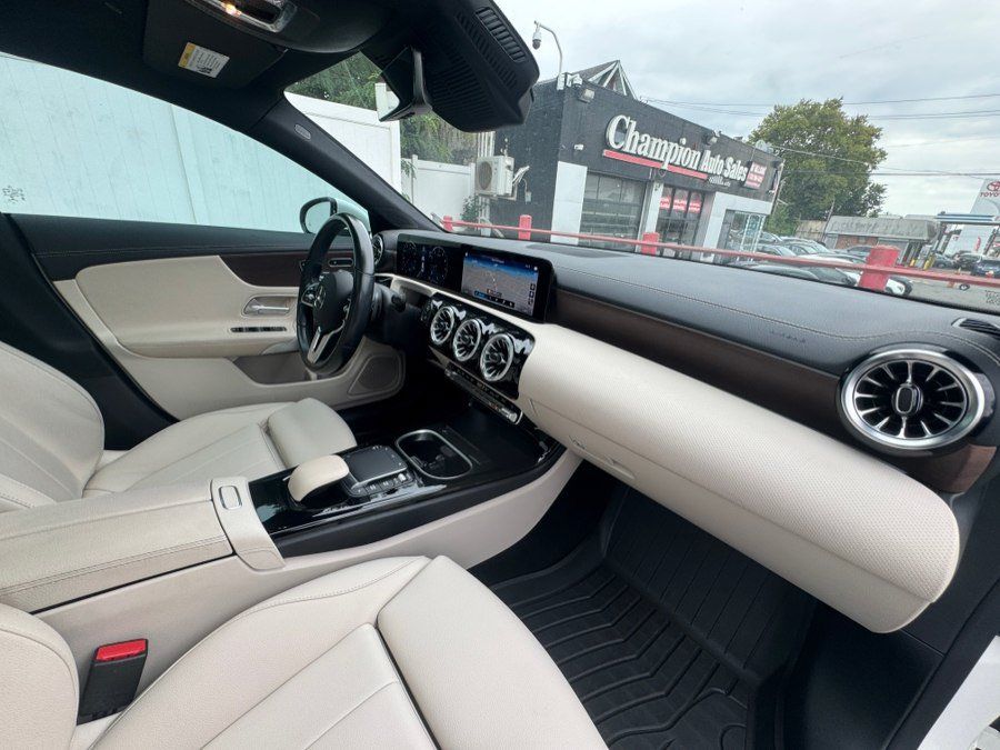 Used 2023 Mercedes-Benz CLA 250 4MATIC image 41