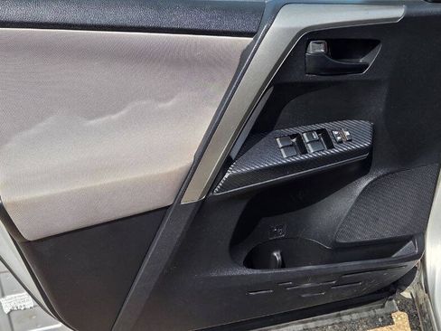 Used 2014 Toyota RAV4 LE FWD image 24