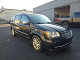 Used 2015 Chrysler Town & Country Limited Platinum image 3