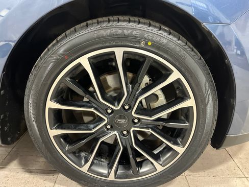 Used 2018 Ford Taurus SEL w/ Equipment Group 201A FWD image 10