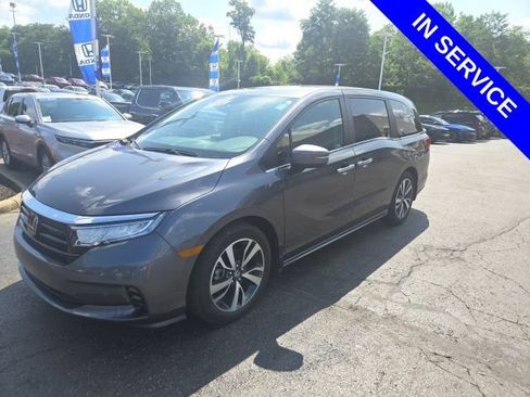 Used 2024 Honda Odyssey Touring image 3